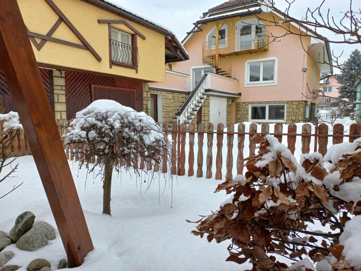 Apartman Elegant Bešeňová Buitenkant foto