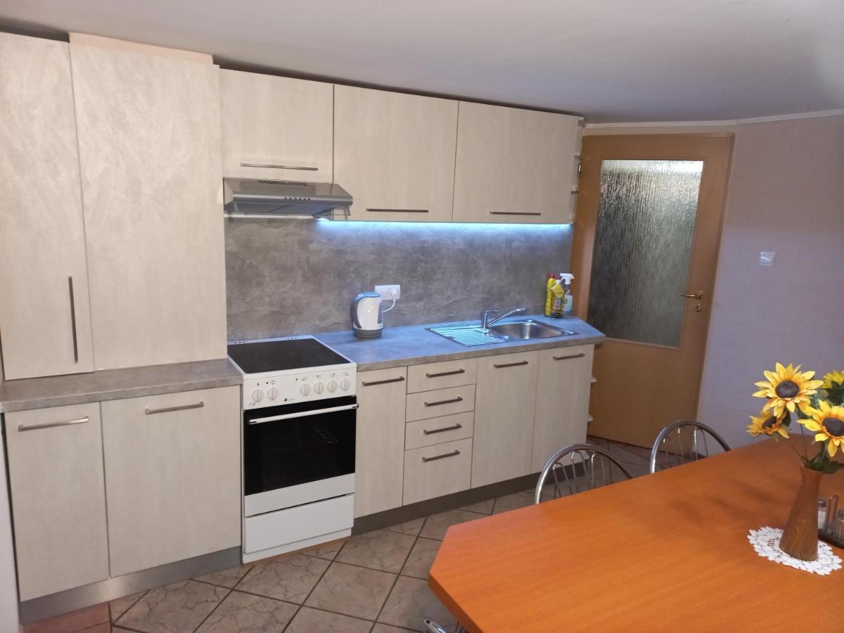 Apartman Elegant Bešeňová Buitenkant foto