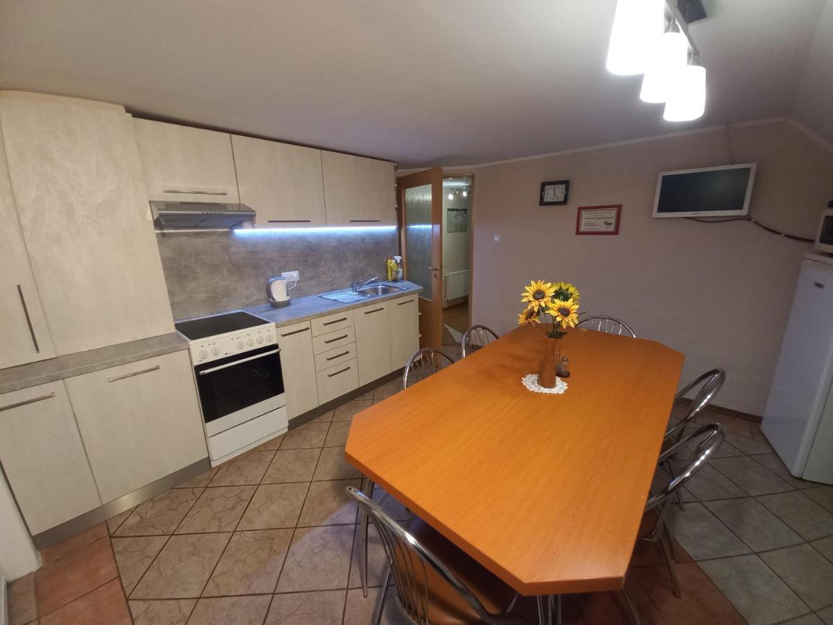 Apartman Elegant Bešeňová Buitenkant foto