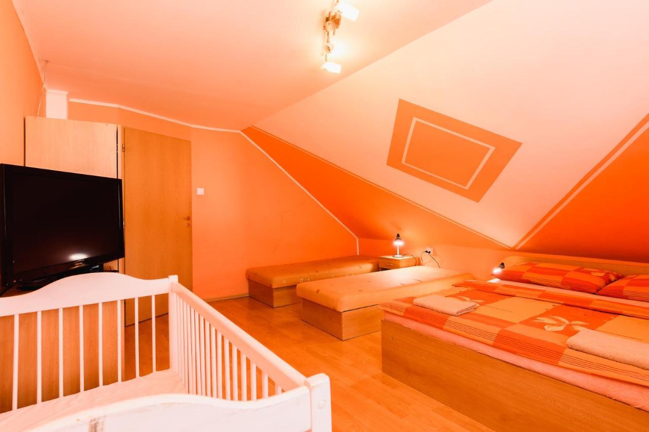 Apartman Elegant Bešeňová Buitenkant foto